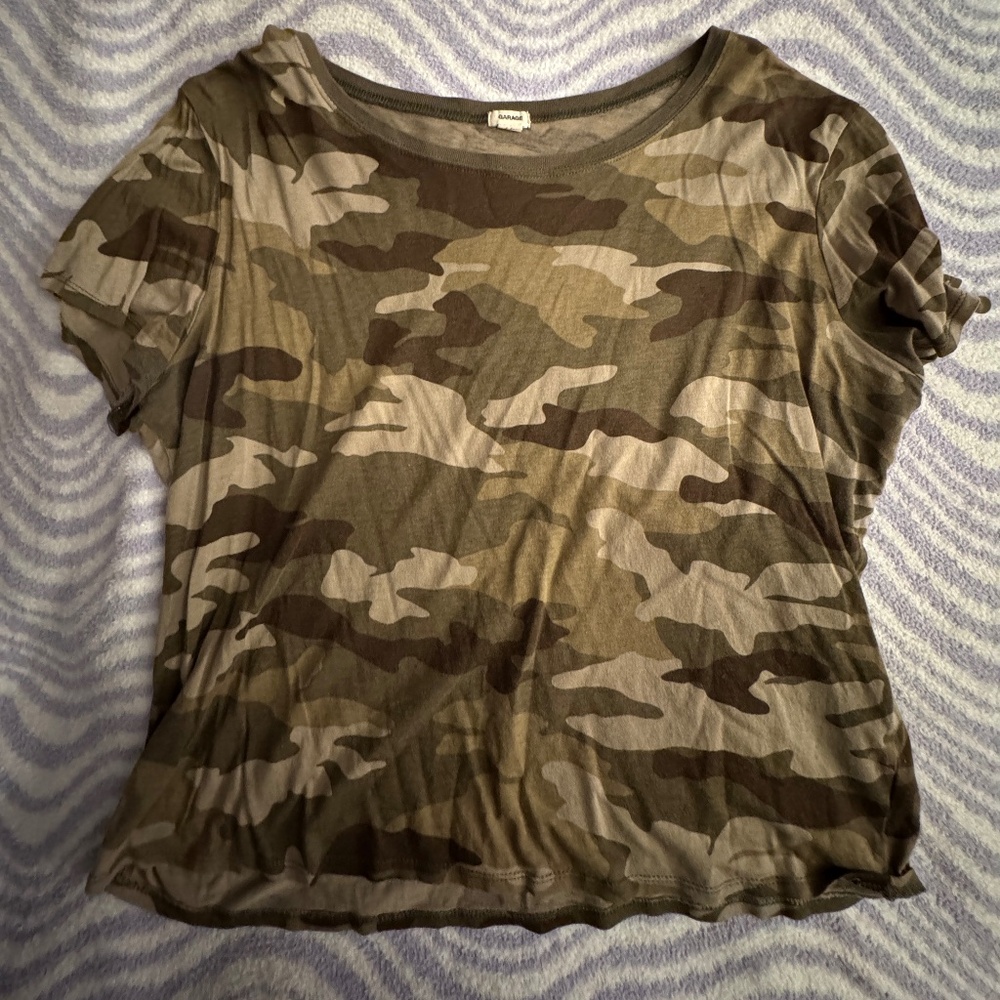 Camo Garage Top